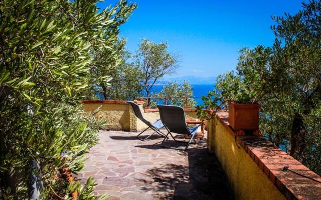 DEPENDANCE vista mare con ingresso privato