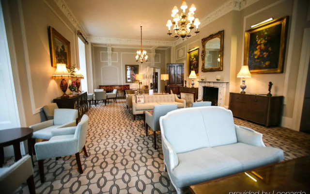 Storrs Hall Hotel