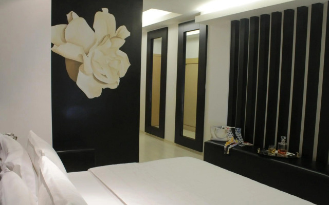 Galaxy Art Hotel