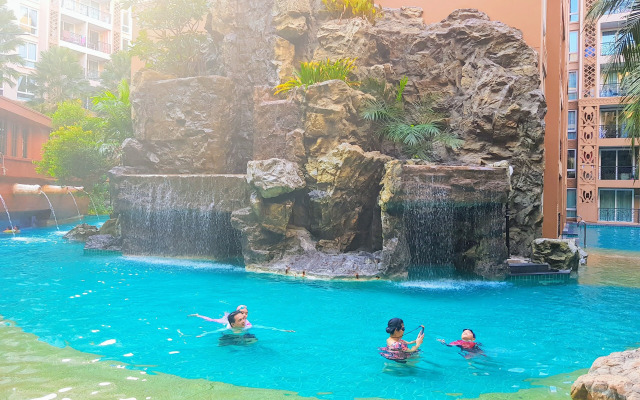 Atlantis Condo Resort by GPS