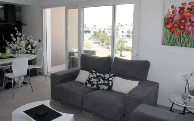 La Fuente 3 Bedroom Apartment With Comm Pool