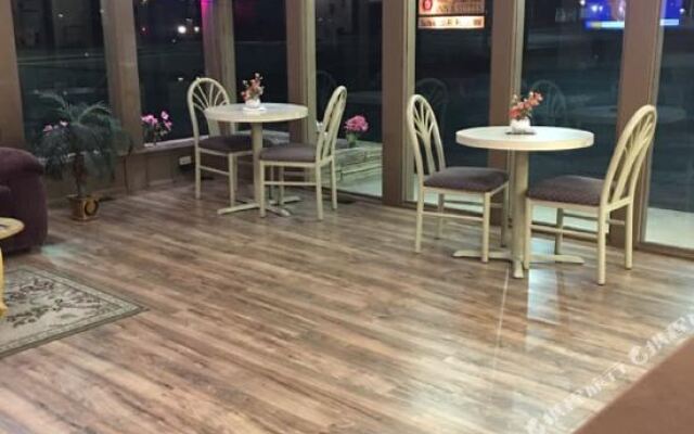 DJ Main Street View Inn & Suites