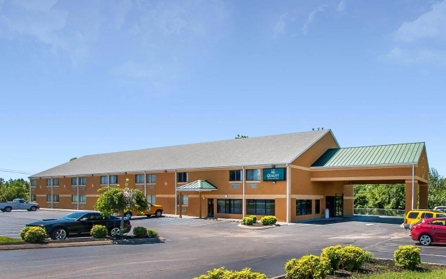 Econo Lodge Inn & Suites