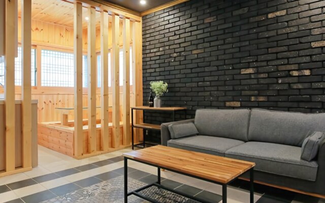 Pocheon CHW Hanok Pension