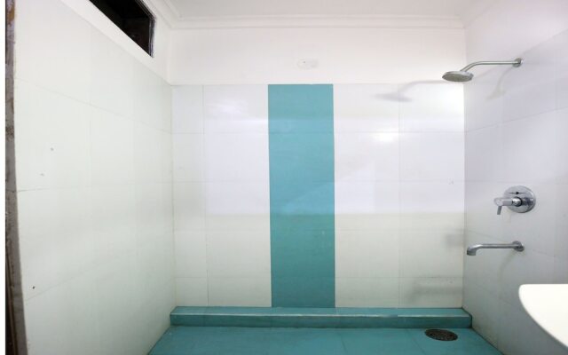 OYO 9056 Hotel Holiday Comfort