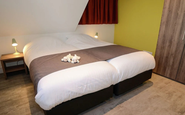 Peaceful Villa in De Koog near Sea