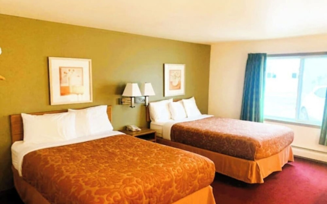 EconoLux Inn