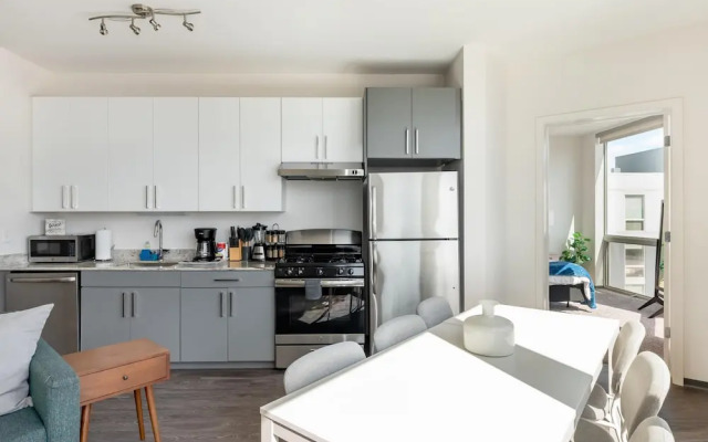 New & Modern  Lux City Escape