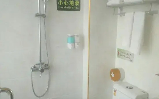 Jiangbin Apartment Hotel