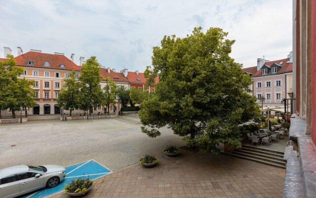 Apartment Rynek Nowego Miasta by Renters