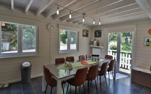 Stylish Chalet With Room