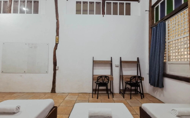 Lifesprings Community Center - Hostel