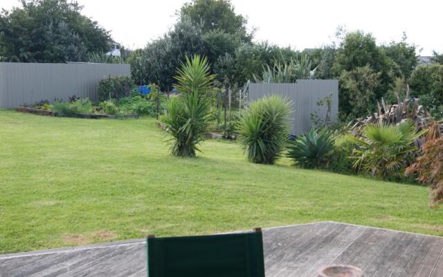 Waihi Beach Getaway-Studio, Ensuite & Private Deck