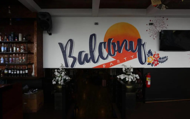 Balcony Party Hostel - Adult Only +18