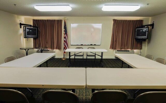 Red Roof Inn & Suites Pensacola East - Milton