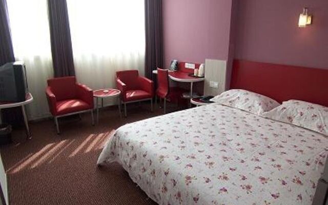 Home Inn Selected Shanghai Dahua Xincun Road Subway Station