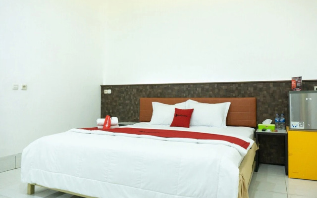 RedDoorz Plus @ Ende City Center