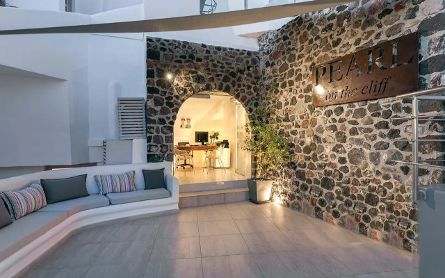 Pearl on the Cliff Hotel & Suites