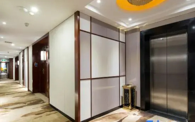 Ruiteng Phoenix Nest Holiday Hotel (Changsha Songya Lake Mass Media College)