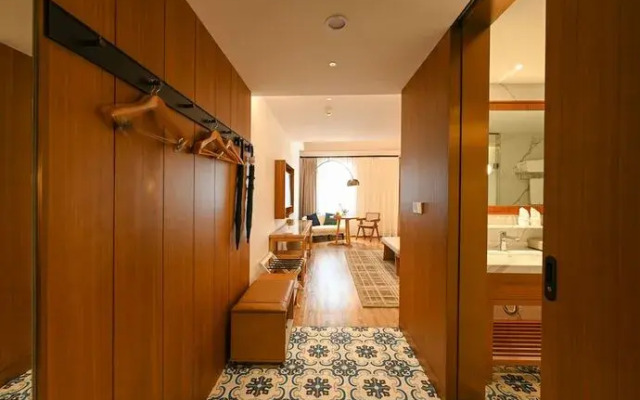 Chikan Diao Lou Hotel