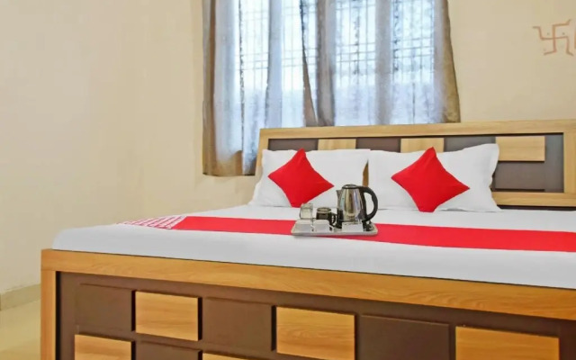 OYO 87180 Hotel Royal Galaxy