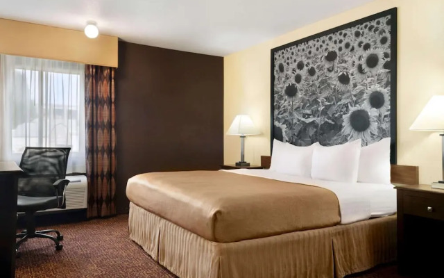 Super 8 by Wyndham Des Moines