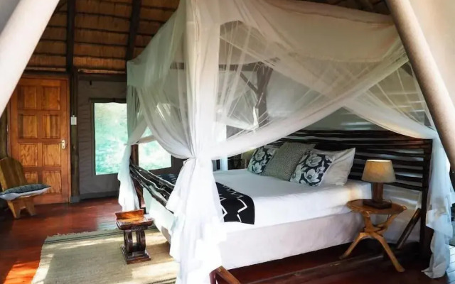 Muweti Bush Lodge