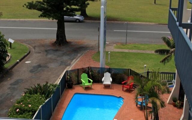 Beach House Holiday Apartments