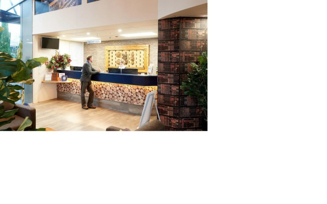 Ventura Inn & Suites Hamilton