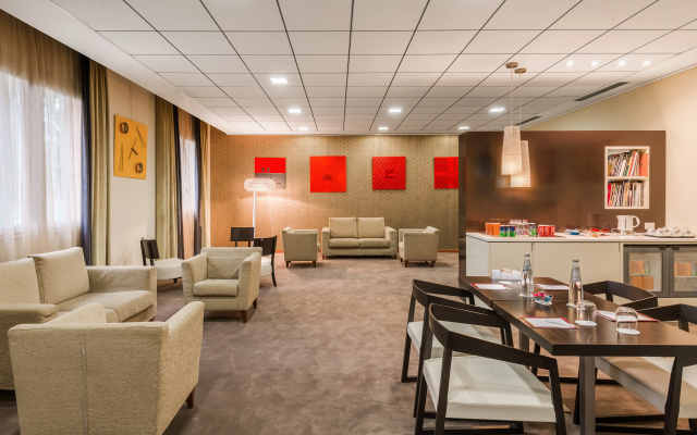 Отель Crowne Plaza Venice East by IHG