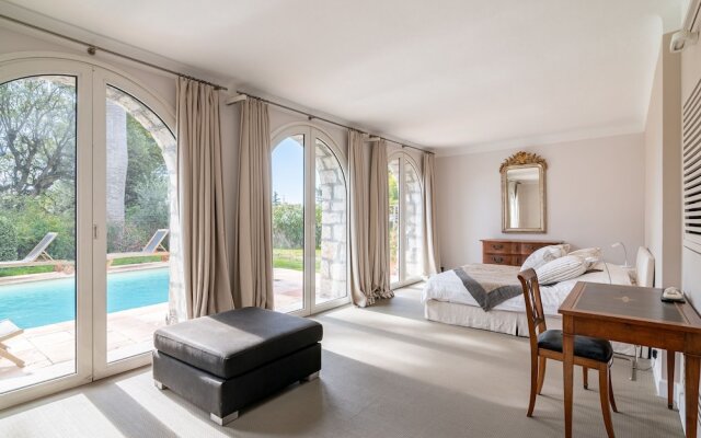 Premium Holiday Home in Cannes la Bocca With Swimming Pool