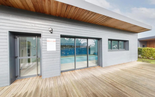 GOVIHAN - Maison 8p avec piscine commune