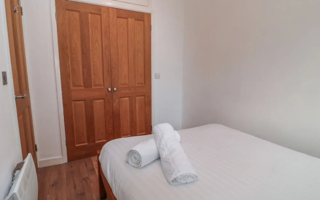 Flat 5 Fairwinds