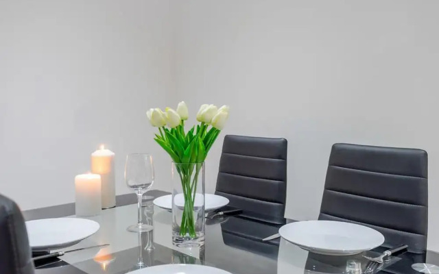 Bermondsey London, 3 People Apartment, Peaceful