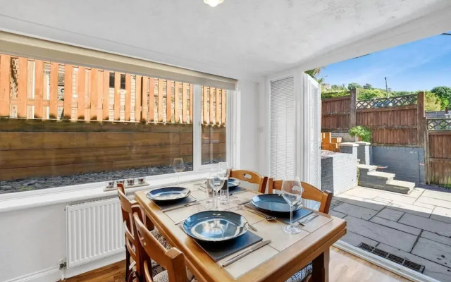 Knights Rest -beautiful Home in Dover With Parking