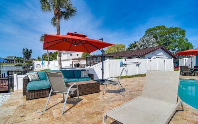 Waterfront Oasis w/ Hot Tub ~ 10 Mi to Dtwn Tampa