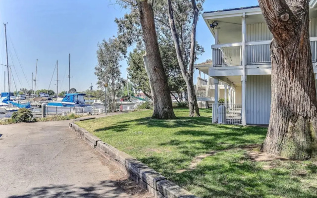 Motel 6 Oakland, CA - Embarcadero