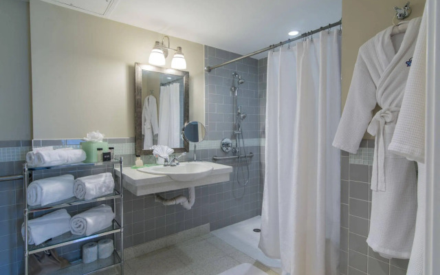 Orchid Key Inn - Adults Only