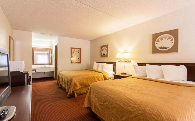 Econo Lodge Inn & Suites