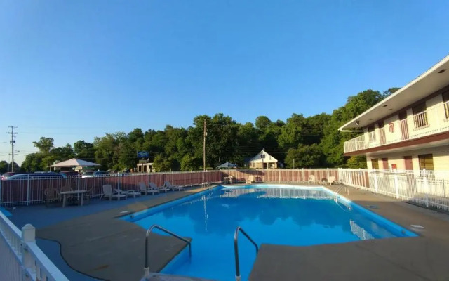 Knights Inn Tell City