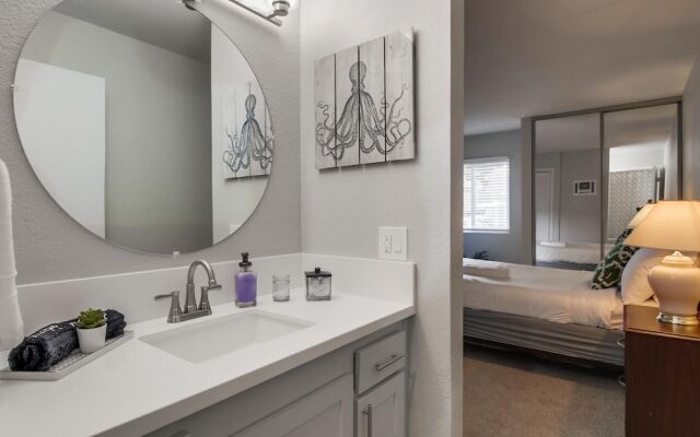 The Luxe Suites of Temecula Heights
