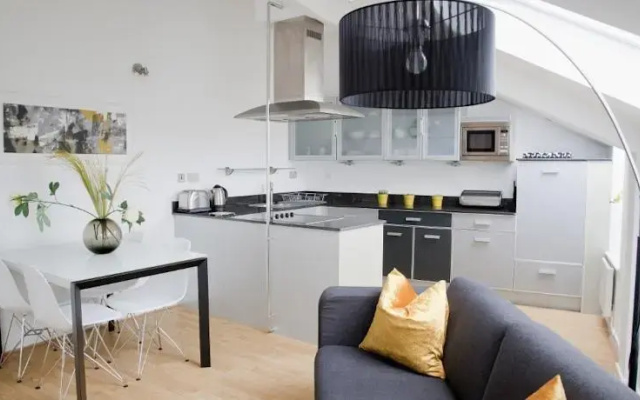 nightspace: Regent House Apartments