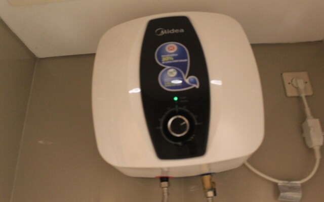 Cozy And Simply Studio Apartment Tree Park City Cikokol