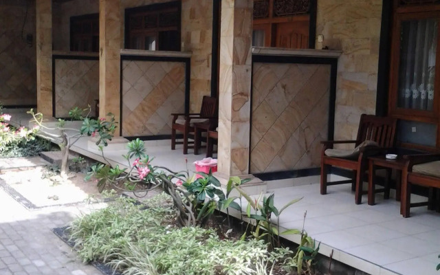 Mahendra Beach Inn