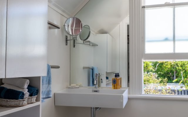 Timeless Heritage Grey Lynn 2BR Beauty