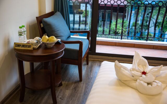 Holiday Emerald Hotel