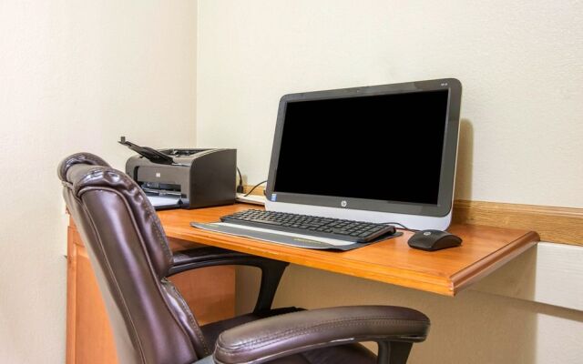 Quality Inn & Suites Redwood Coast