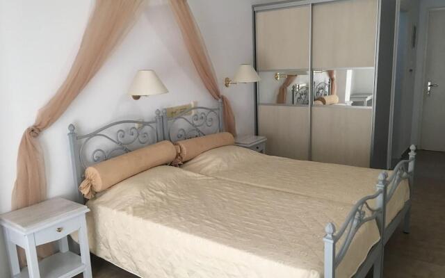 Avra Hotel