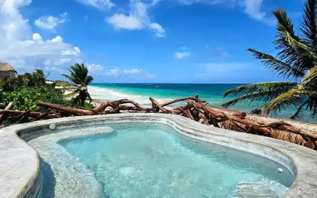 Cabañas Playa Condesa Tulum