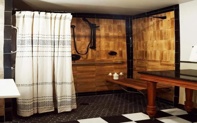 Days Inn by Wyndham Lenox MA